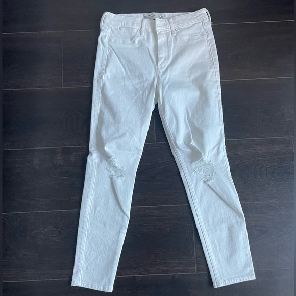 ABERCROMBIE & FITCH Ankle High Rise Jean - Picture 1 of 3